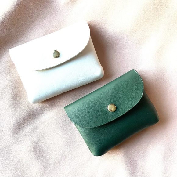 โพ๏ธ2/$25 White Coin Purse/ Coin bag / mini purse - Picture 8 of 8